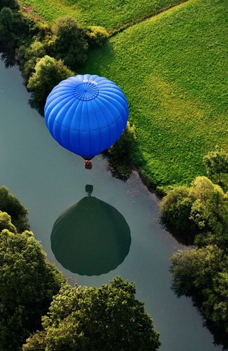 Blue Balloon.jpg (232 KB)